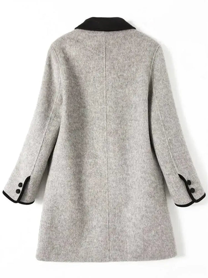 Sobretudo Longo com Tecido Macio e Corte Elegante
