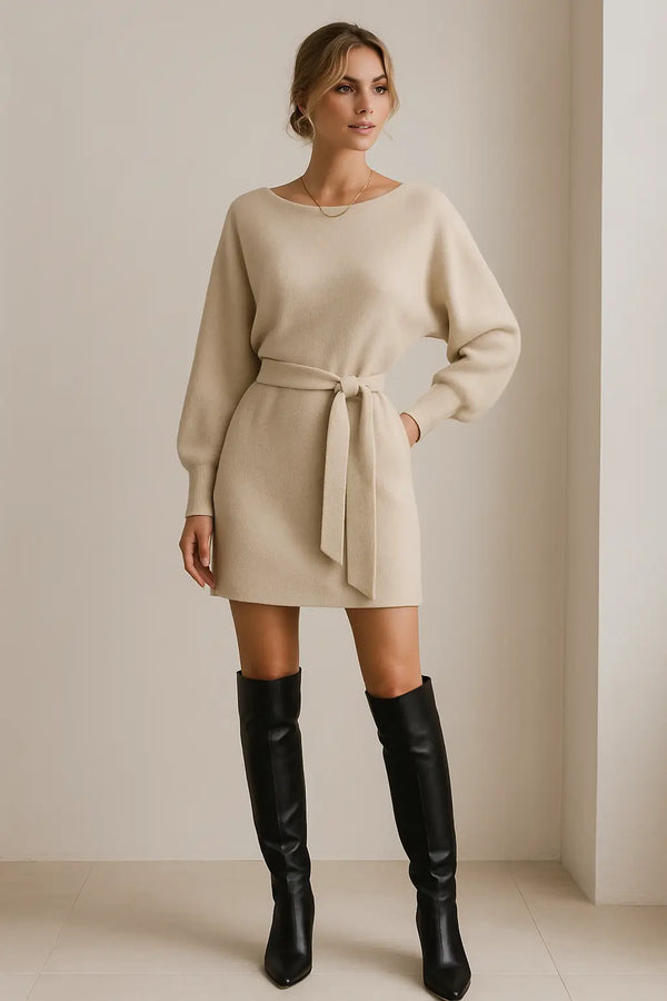 Vestido Curto de Malha com Manga Bufante e Gola Redonda