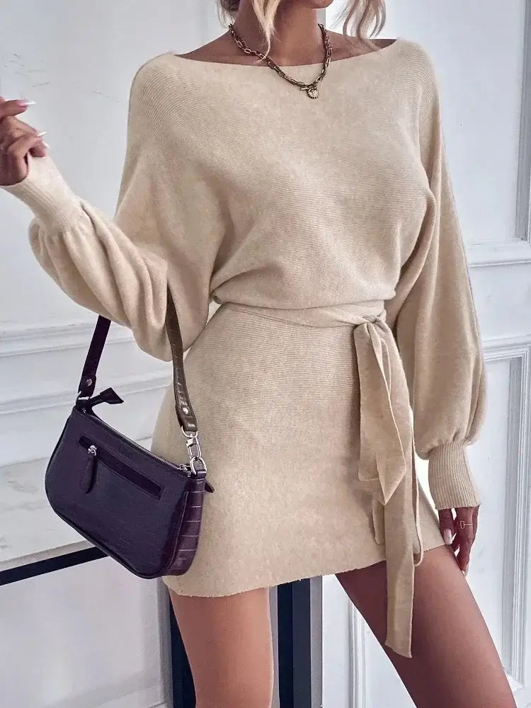 Vestido de Malha com Manga Bufante e Gola Redonda