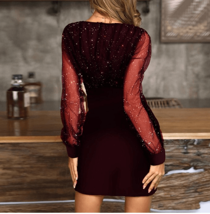 Vestido Curto Brilhoso